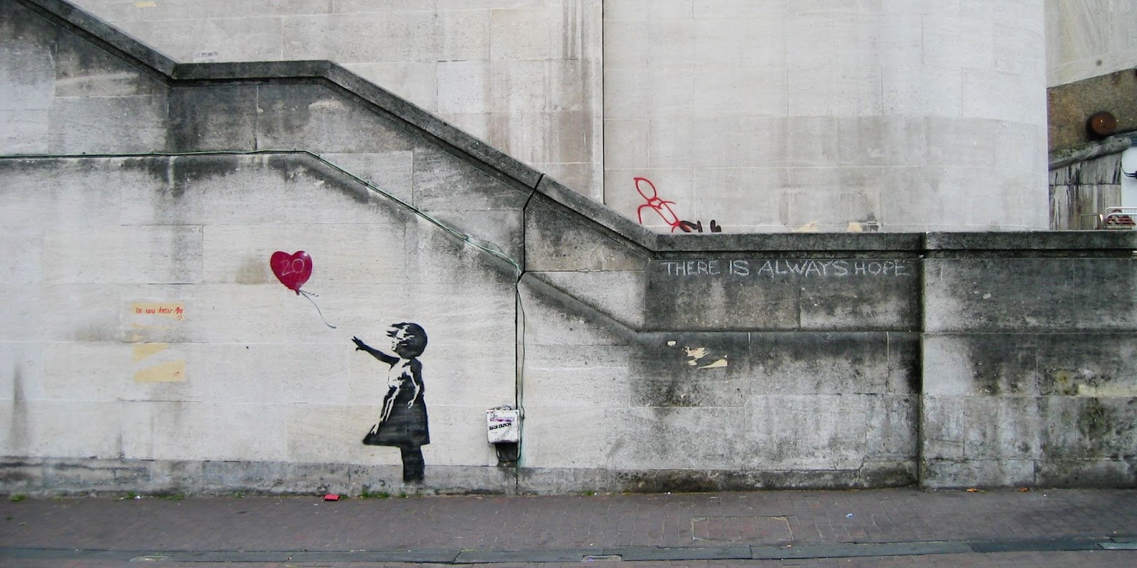 Dziewczynka z balonikiem" Banksy'ego w Londynie