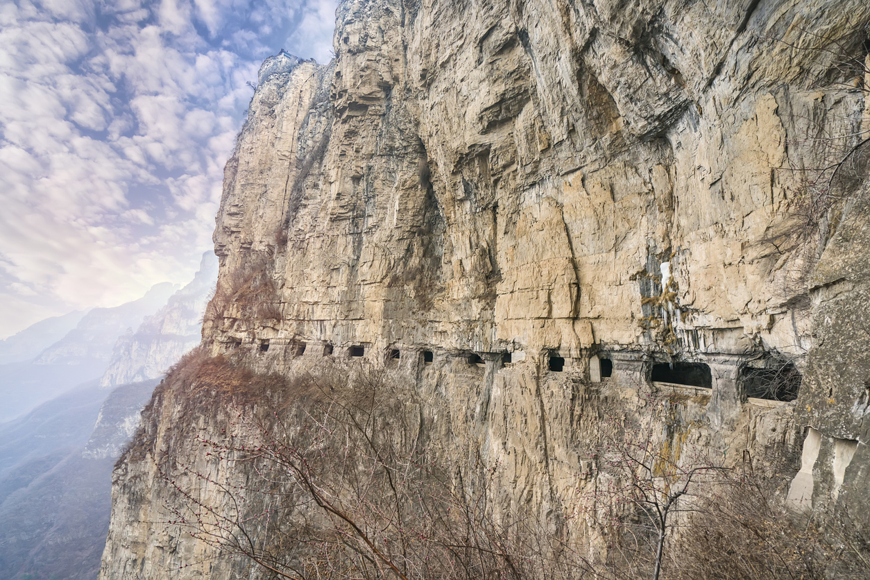 World's most dangerous roads, a mountain tunnel road with openings