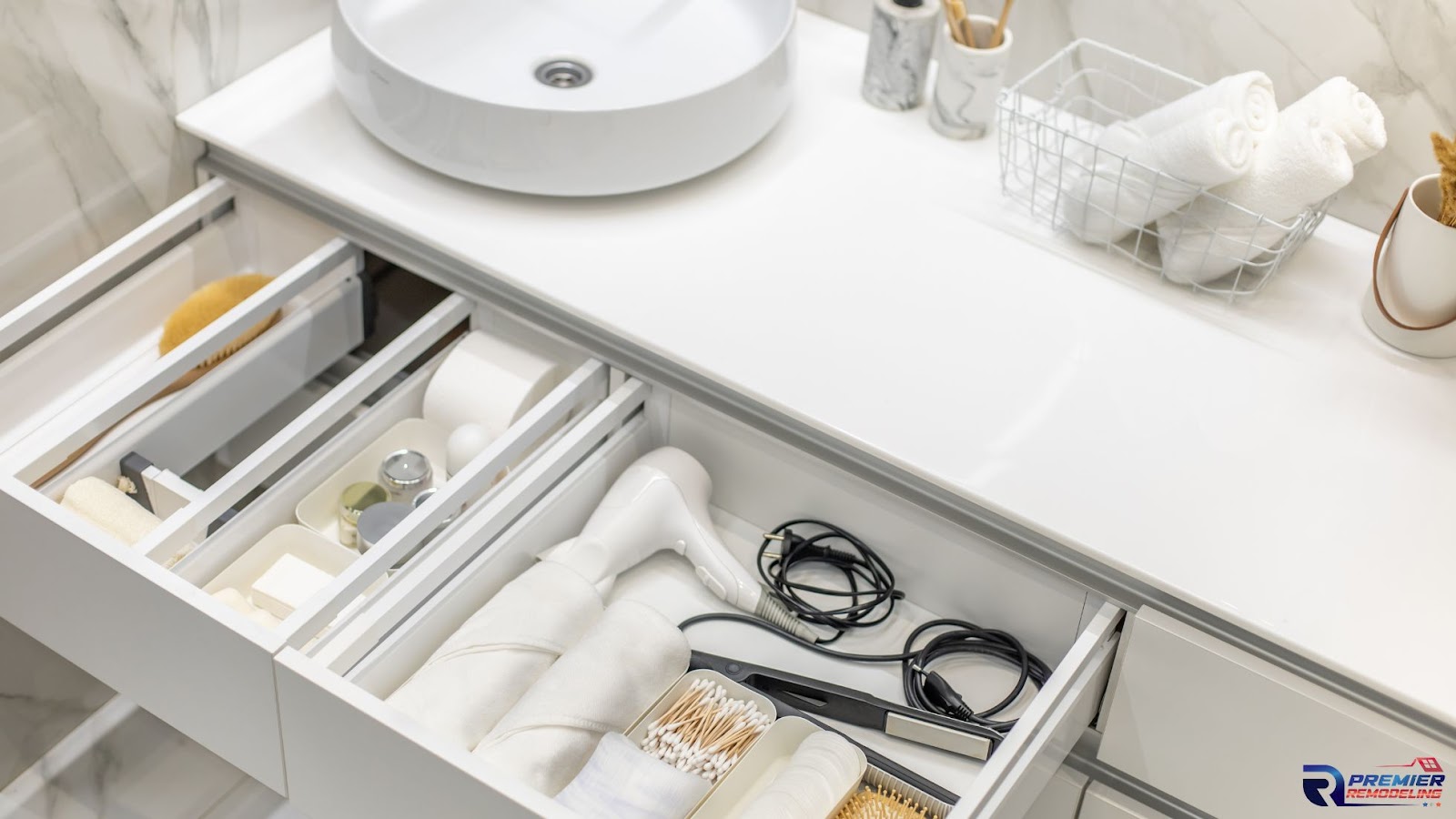 A well organized bathroom cabinet. 